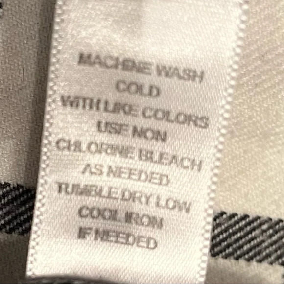 Brandy Melville button down shirt, marked as one size but measures as a large - Picture 3 of 4